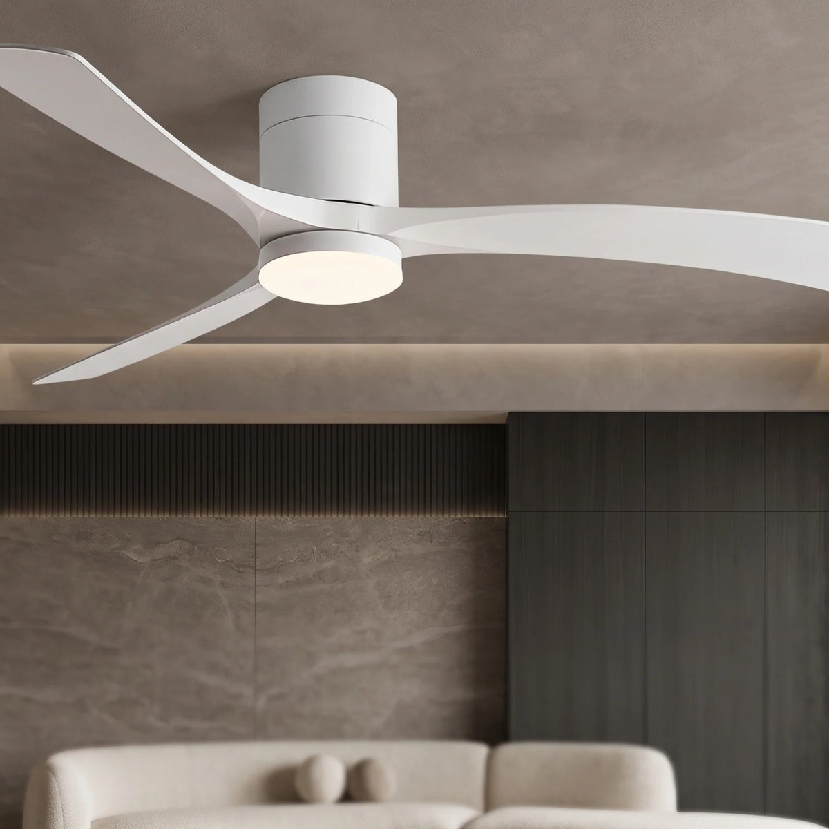 Brisa ceiling fan light close-up in a living room