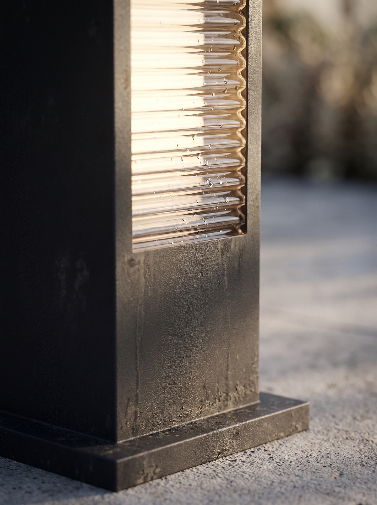 Fenwick Lawn Bollard Light for Gardens with Solar Choice material close up detail