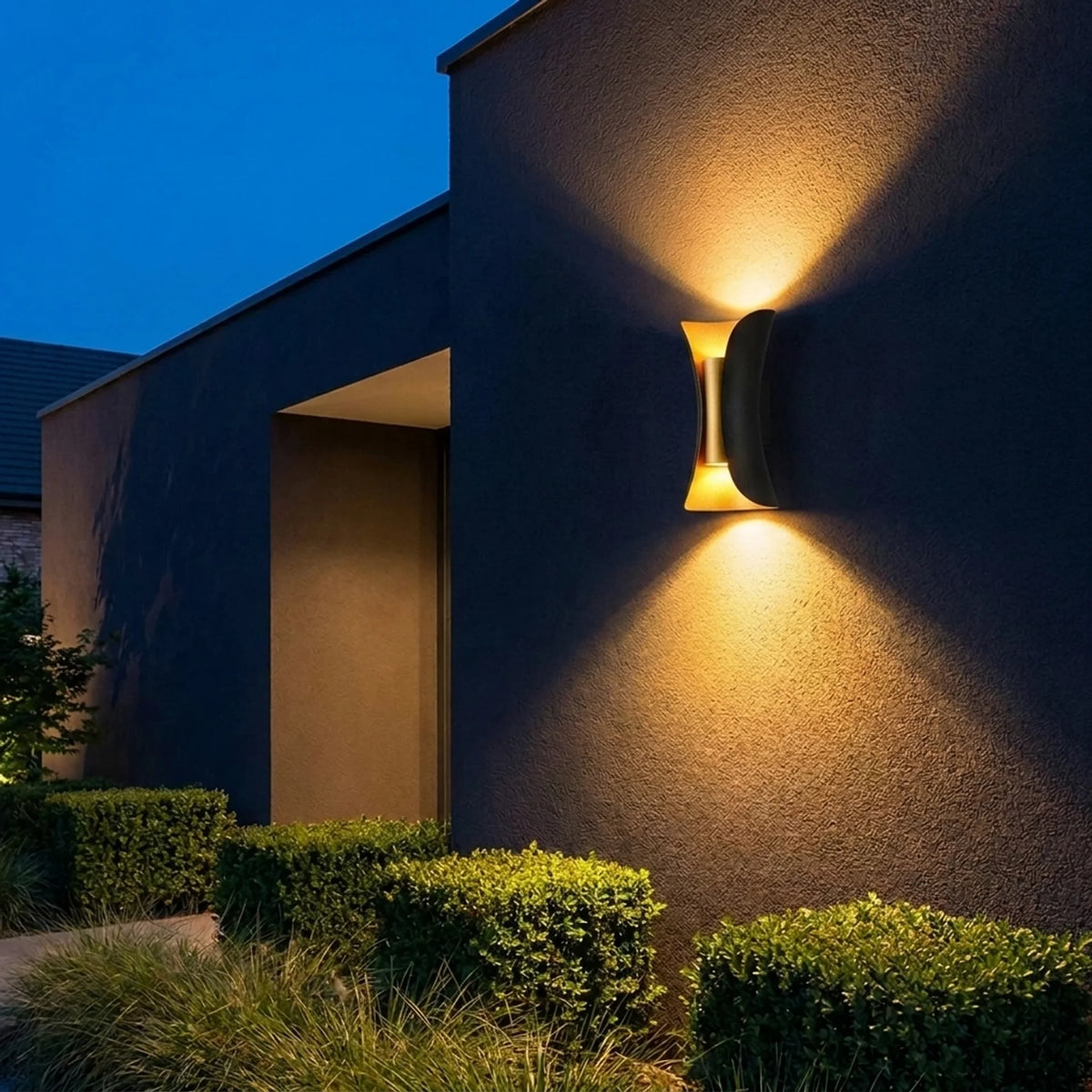 Noxa Curved LED Outdoor Wall Light for Gardens