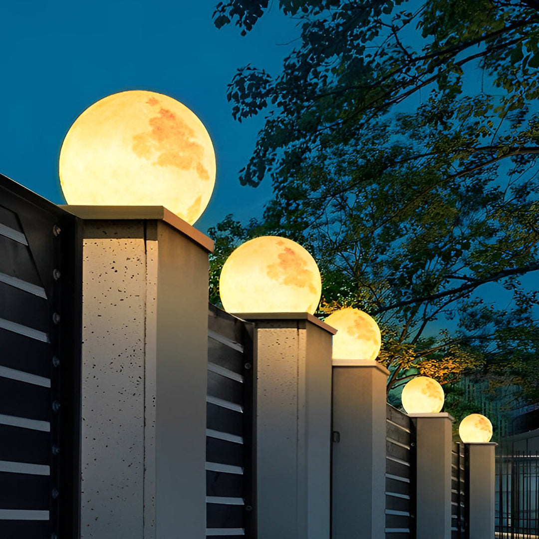 Lunara Moon Pillar Light